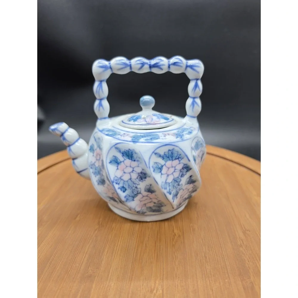 Asian Decor Chinese Decorative‎ Floral Small Teapot Collectible